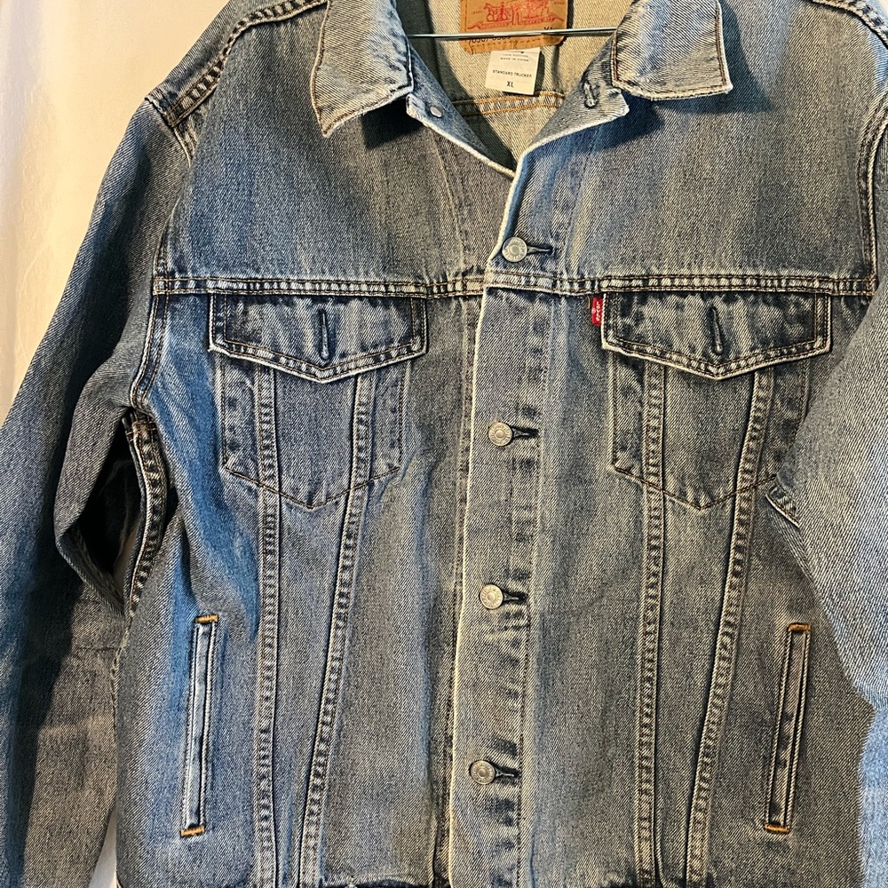 Vintage Levi's Trucker Jacket Men's XL Light Faded Blue Denim Model 70507-0389